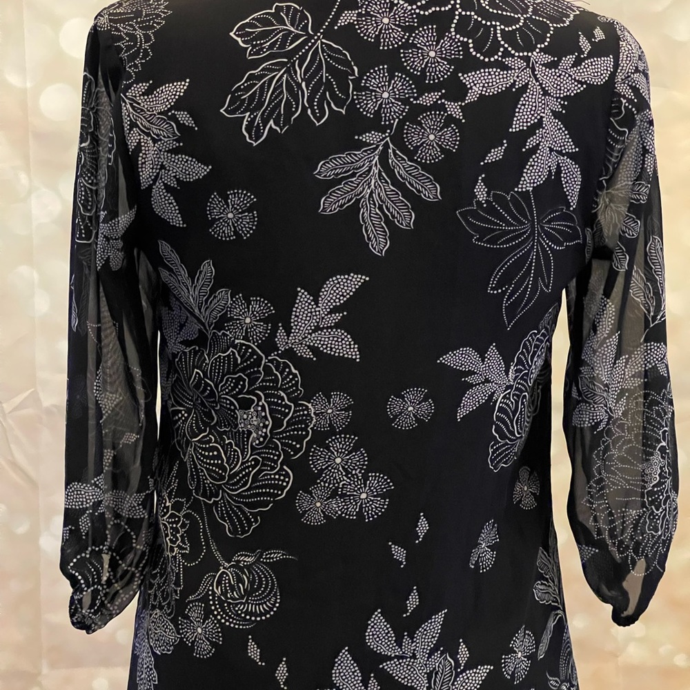 IZ Byer XS Floral V Neck Lace Up Mini Dress with Liner - Picture 5 of 7